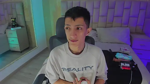 DereckCooperr online show from 12/15/24, 07:13