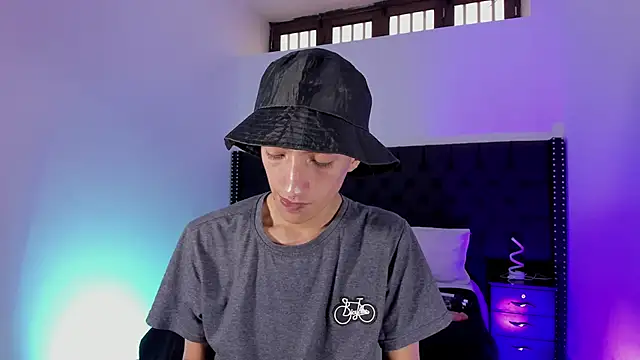 DereckCooperr online show from 12/19/24, 07:40