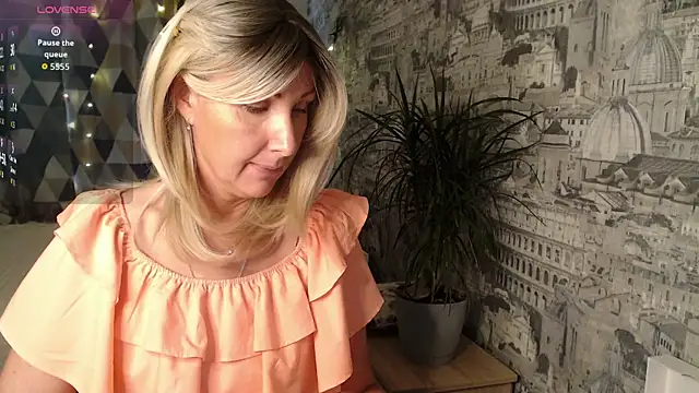 Snapshot of Ariel_the_mermaid chatting on 10/24/25, 08:11 Ariel the mermaid online show from 10/24/25, 08:11