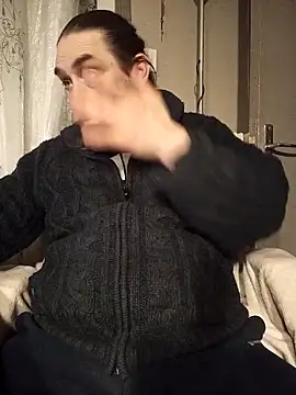 Snapshot of teekoine1 chatting on 10/04/25, 04:10 teekoine1 online show from 10/04/25, 04:10