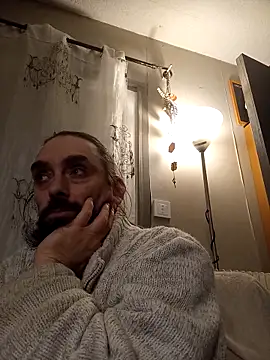 Snapshot of teekoine1 chatting on 11/07/25, 01:38 teekoine1 online show from 11/07/25, 01:38