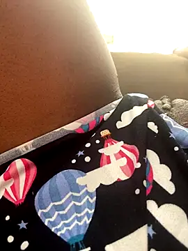 MariaLorenaah online show from 10/03/25, 06:05