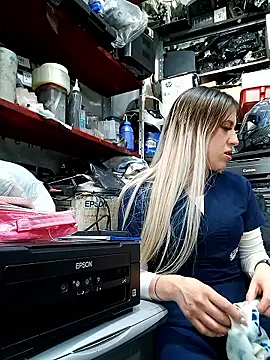 Snapshot of eva-2023 chatting on 10/21/25, 08:09 eva-2023 online show from 10/21/25, 08:09