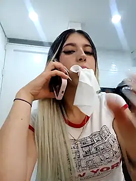 Snapshot of eva-2023 chatting on 11/29/25, 11:41 eva-2023 online show from 11/29/25, 11:41