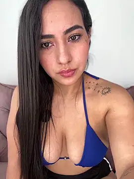 Snapshot of anniesweet02 chatting on 11/07/25, 03:23 anniesweet02 online show from 11/07/25, 03:23