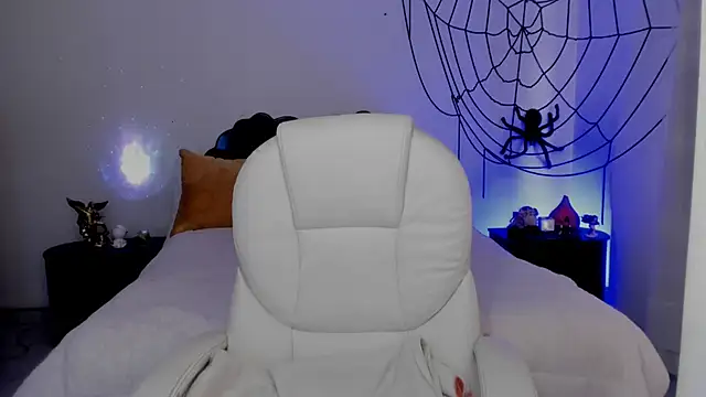 emilydolshe2 online show from 10/30/25, 02:40