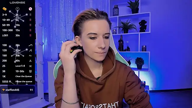 Snapshot of _Rein_ramm chatting on 04/13/26, 04:12 Rein ramm online show from 04/13/26, 04:12