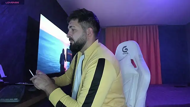 Snapshot of Eduu2322 chatting on 10/06/25, 08:17 Eduu2322 online show from 10/06/25, 08:17