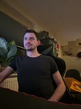 Snapshot of Shaiiboy chatting on 02/02/25, 03:43 Shaiiboy online show from 02/02/25, 03:43