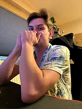 Snapshot of Shaiiboy chatting on 09/18/25, 04:58 Shaiiboy online show from 09/18/25, 04:58