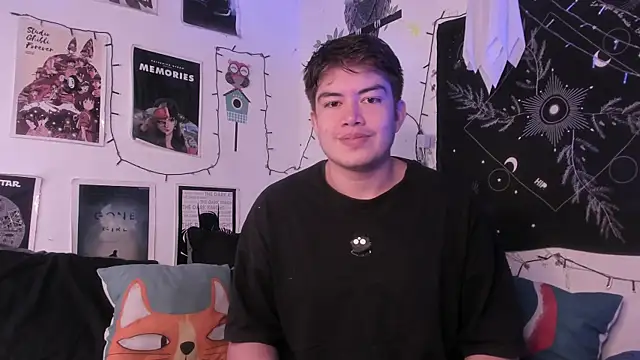 Snapshot of Nico_bulg3 chatting on 10/15/25, 02:33 Nico bulg3 online show from 10/15/25, 02:33