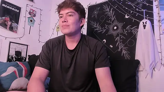 Snapshot of Nico_bulg3 chatting on 10/23/25, 12:21 Nico bulg3 online show from 10/23/25, 12:21