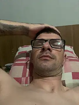 Snapshot of Juliano2289 chatting on 04/15/26, 09:37 Juliano2289 online show from 04/15/26, 09:37