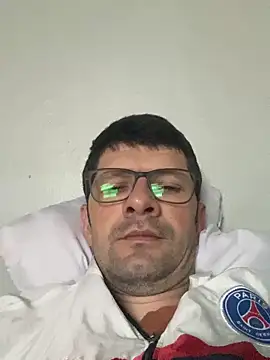 Snapshot of Juliano2289 chatting on 05/15/26, 07:54 Juliano2289 online show from 05/15/26, 07:54
