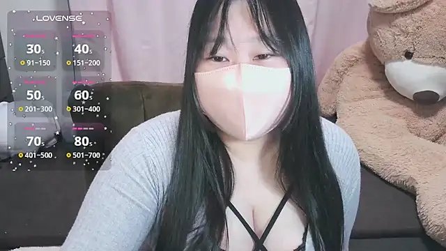 yuinyan3150 online show from 05/17/26, 08:49