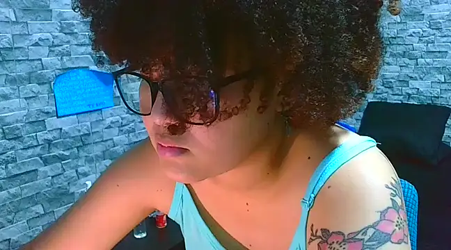 vanellope12 online show from 12/18/24, 08:47