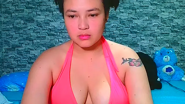 vanellope12 online show from 11/01/25, 07:16