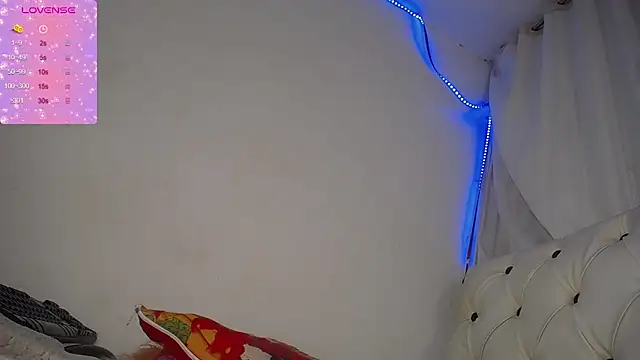 xairaruiz  online show from 01/03/25, 11:12