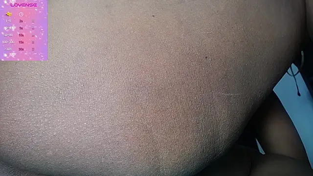 xairaruiz  online show from 02/15/25, 10:52