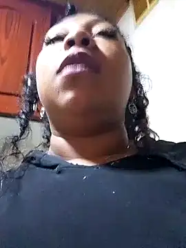 xairaruiz  online show from 09/08/25, 07:57
