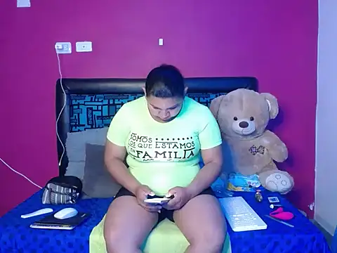 karolhot916 online show from 09/30/25, 12:26