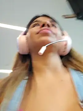 rajnar ninaa online show from 11/29/25, 10:24