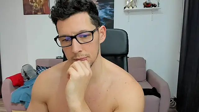 Snapshot of BrutusK08 chatting on 02/18/25, 04:05 BrutusK08 online show from 02/18/25, 04:05