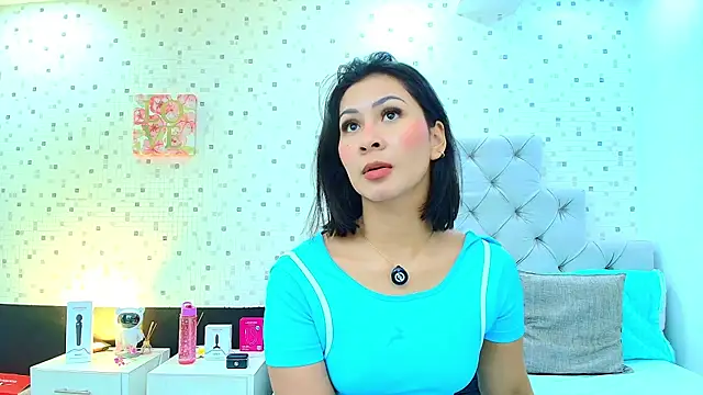 JulietaReyess online show from 06/12/26, 11:53