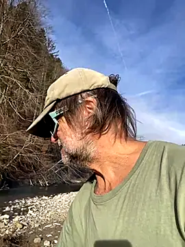 artXhibitor online show from 11/28/25, 01:03