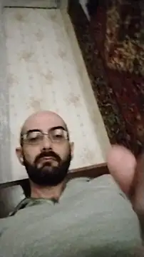 Snapshot of ArsenSavas chatting on 12/16/25, 07:52 ArsenSavas online show from 12/16/25, 07:52
