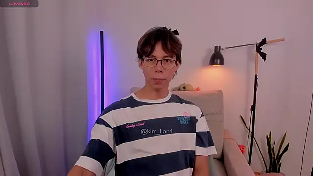 kim lian21 online show from 10/28/25, 09:57