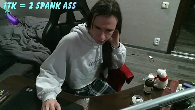 izilizi 23 online show from 05/17/26, 06:26