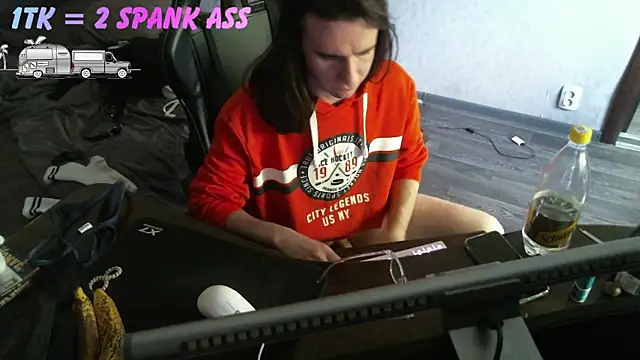 izilizi 23 online show from 06/18/26, 02:32