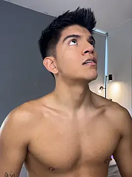 santiago 01 online show from 11/16/25, 09:20