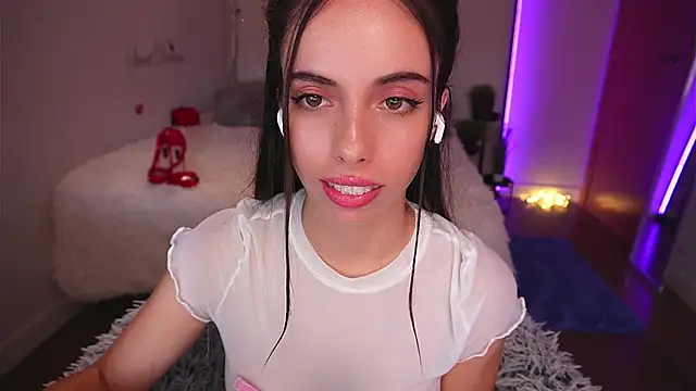 Snapshot of Dayna_Nebula chatting on 10/05/25, 11:08 Dayna Nebula online show from 10/05/25, 11:08