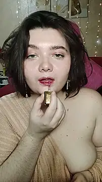 Snapshot of DenisHailey chatting on 12/17/25, 09:21 DenisHailey online show from 12/17/25, 09:21