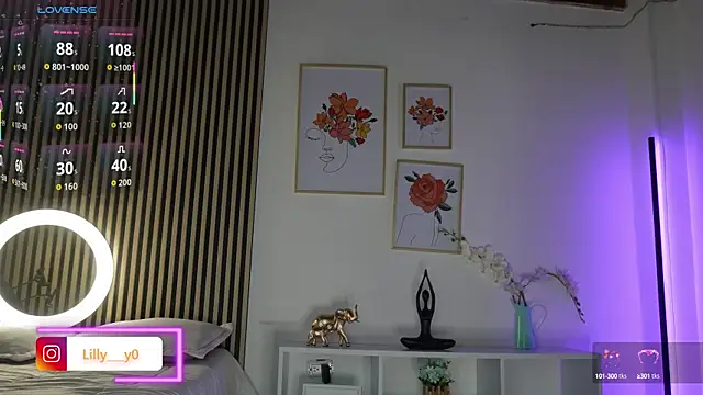 LillyDolls23 online show from 09/30/25, 12:21