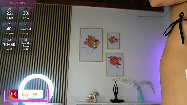 LillyDolls23 online show from 11/23/25, 12:38