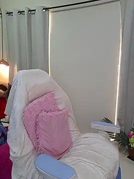 NaomiShimizu online show from 04/30/26, 08:57