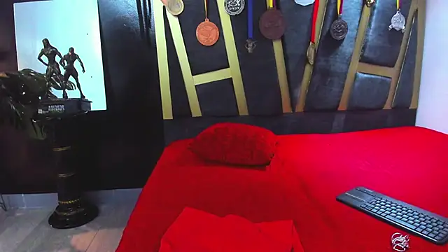 Snapshot of Khloe_Rossich chatting on 10/07/25, 06:16 Khloe Rossich online show from 10/07/25, 06:16