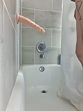 Snapshot of chillmfrs chatting on 11/04/25, 06:12 chillmfrs online show from 11/04/25, 06:12