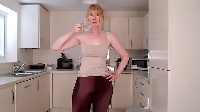 British Goddess Anna online show from 08/01/26, 08:24