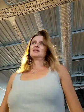 Snapshot of Katerina177 chatting on 10/25/25, 02:35 Katerina177 online show from 10/25/25, 02:35