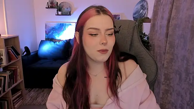 CoralineKeyns online show from 05/05/26, 05:37