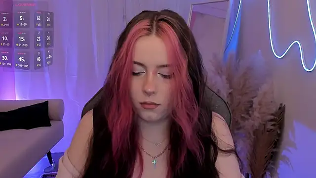 CoralineKeyns online show from 06/06/26, 02:38
