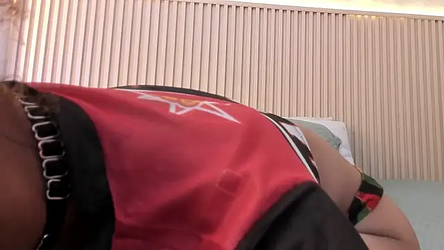 Snapshot of daiana_curly chatting on 11/19/25, 08:09 daiana curly online show from 11/19/25, 08:09