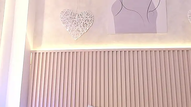 Snapshot of daiana_curly chatting on 12/02/25, 08:04 daiana curly online show from 12/02/25, 08:04