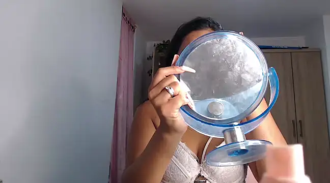 fairylatin222 online show from 01/01/25, 11:05