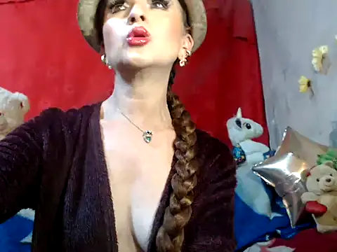 hottieperla online show from 01/06/25, 07:56