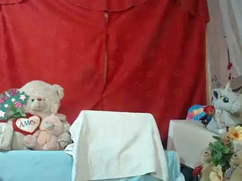 hottieperla online show from 09/23/25, 04:21